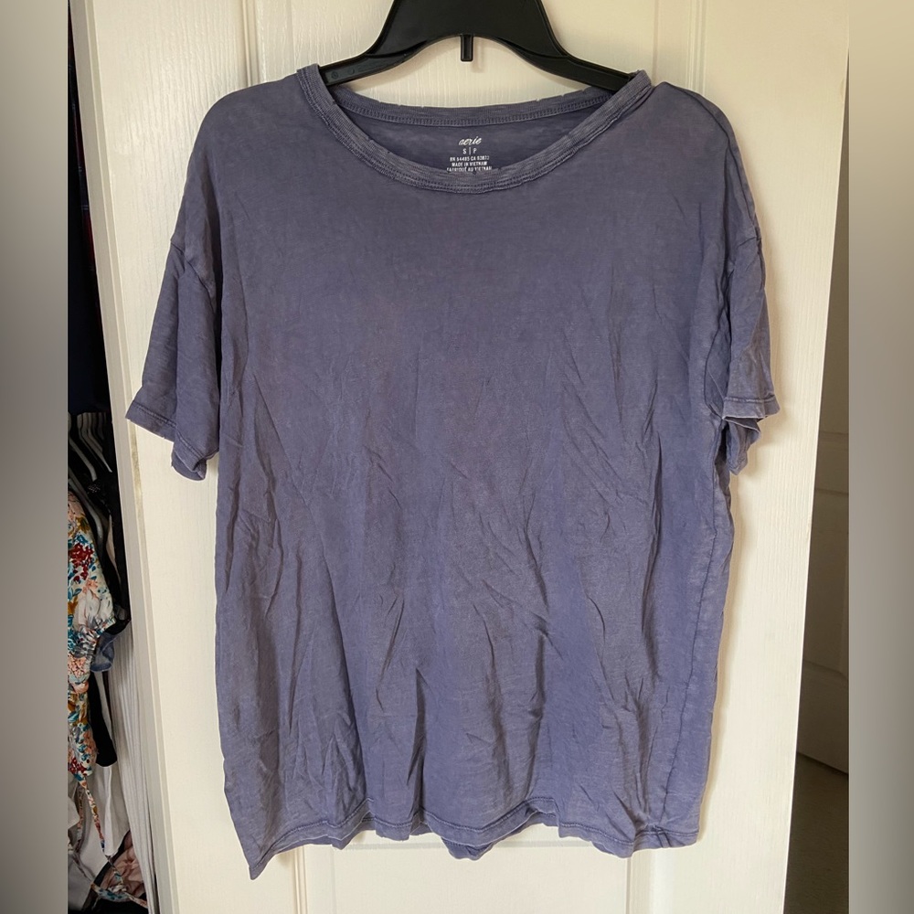 aerie t-shirt, size small